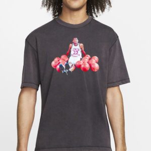 Kobe and basketball shirt