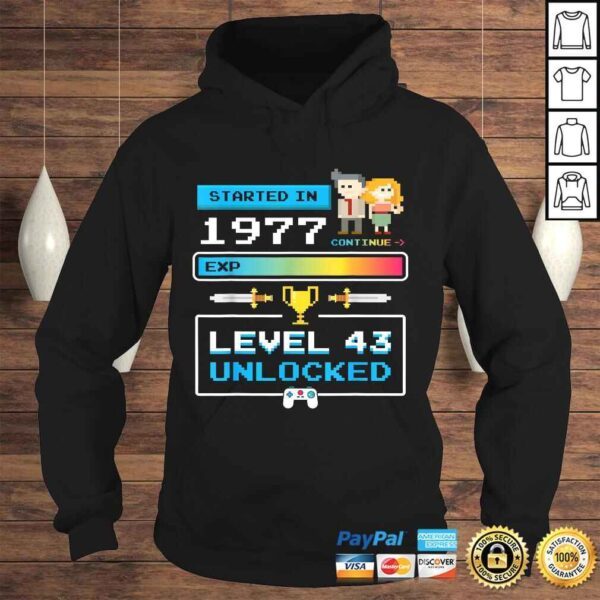 1977 43rd Birthday Gamer Cute Level 43 Unlocked Video Games V-Neck T-Shirt - Image 4