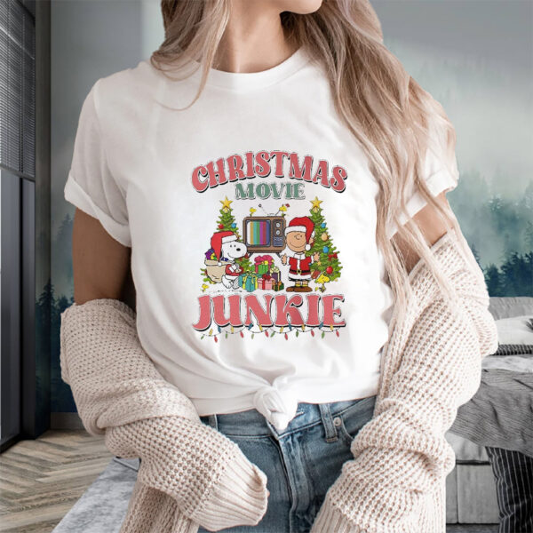 Christmas Movie Junkie Sweat T-Shirts