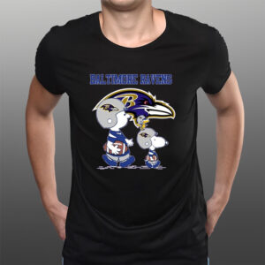 Ravens Snoopy Play Soccer T-Shirtt