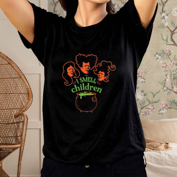 BIDEN SMELLS CHILDREN HALLOWEEN TEE SHIRT1