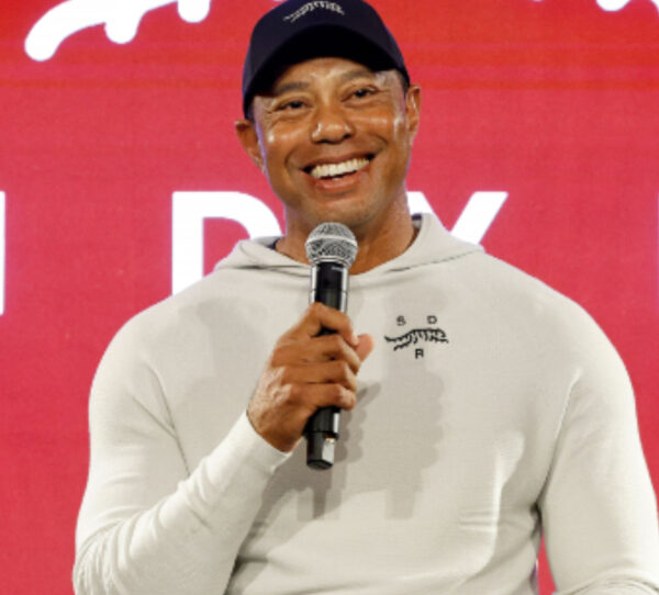 Tiger Woods' Sunday Red SDR Hoodie3